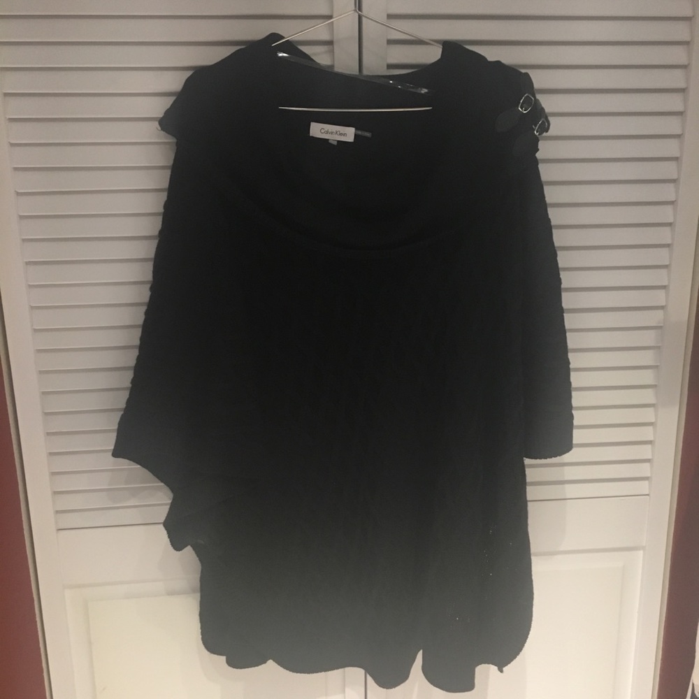 Calvin Klein Blck poncho sweater 2x/3x buckle cowl